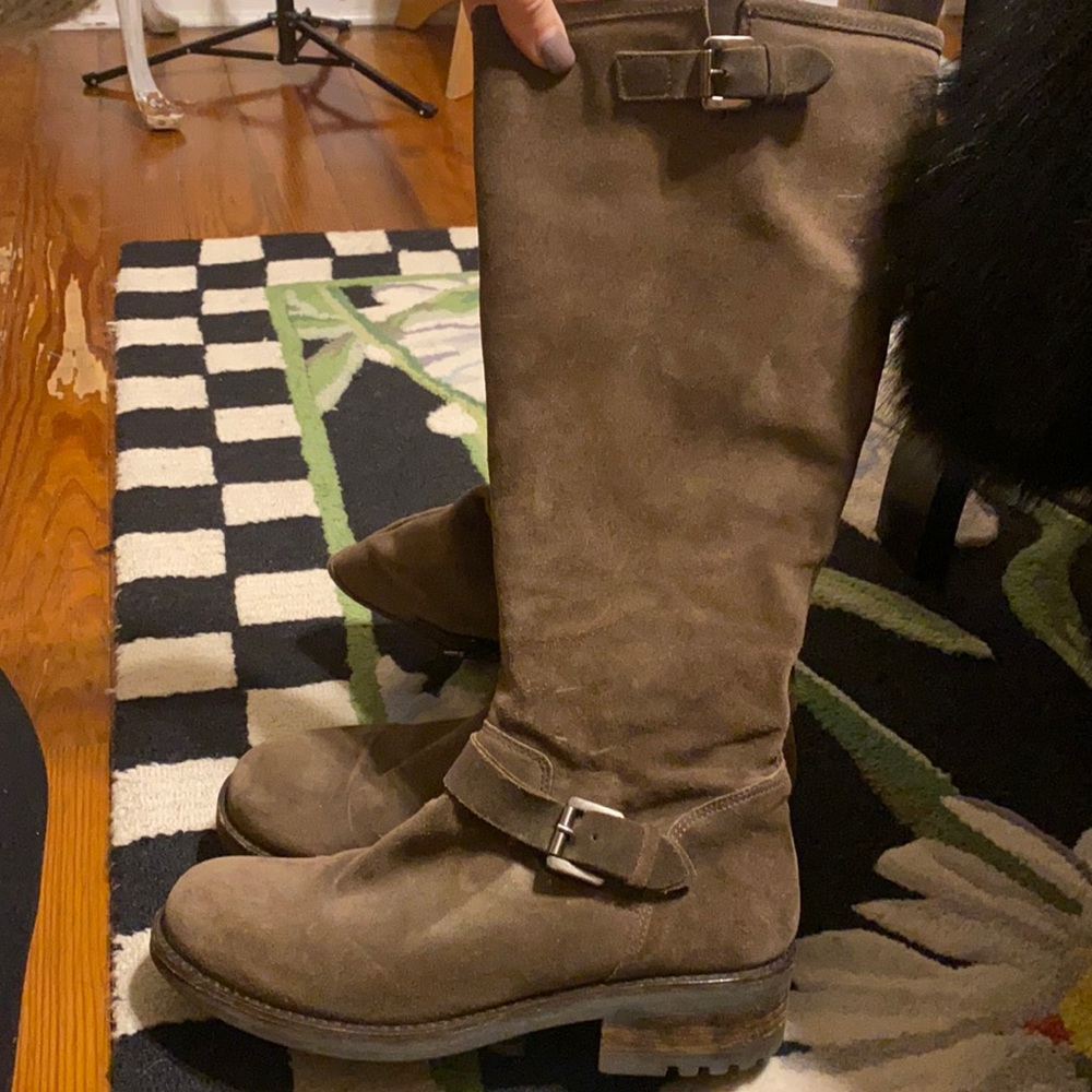LaCanadienne Montreal suede boots